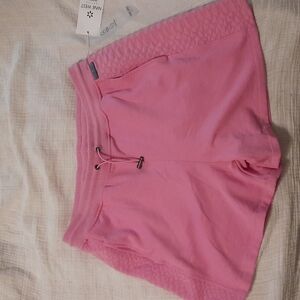 Nine west size med pink shorts comfy , quilted style edges